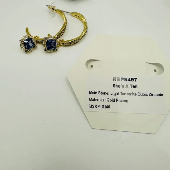 ✨ Bomb Party “She’s A Ten” Earrings ✨ - Picture 3 of 5